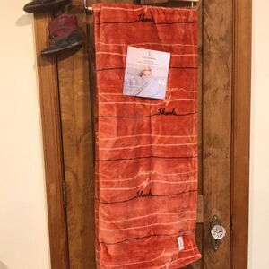 NWT Ellen Degeneres plush throw